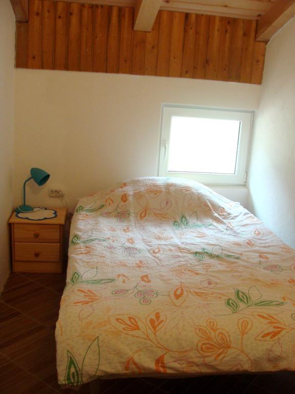 Kamp Rut Hostel Kobarid Δωμάτιο φωτογραφία
